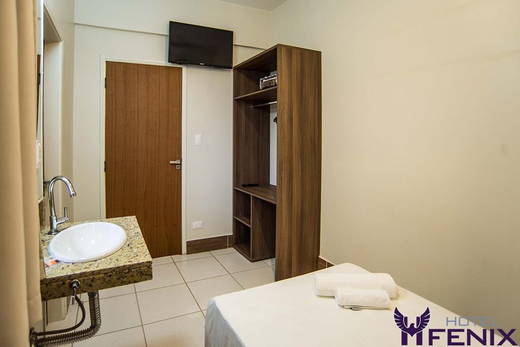 Hotel Fenix Assis Esterno foto